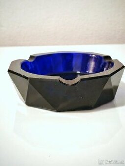 Art-deco popelník
