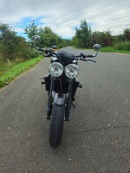 Triumph Speed Triple 1050