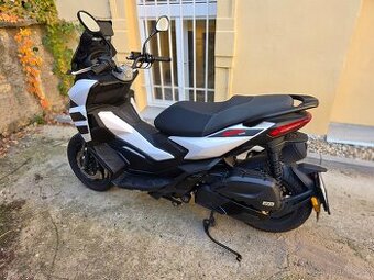 Aprilia SR GT