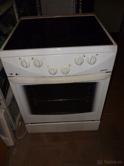 elektrický sporák gorenje na 230v ,šířka 60cm