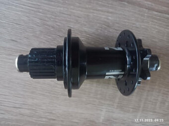 Novatec D902SB-B12-A4A-MS zadní náboj, 6 děr, 32 děr, 12x148