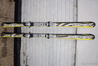 Carvingové lyže 170 cm Fischer, bezvadný stav, celkem málo j