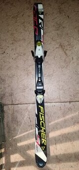 Sjezdové lyže - různé délky