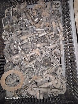 Náhradní díly 227