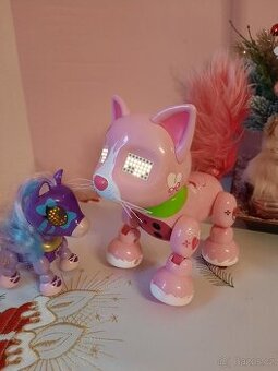 Interaktivní robotická kočka a koník - 1