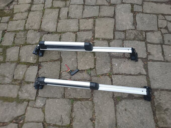 Příčníky a nosiče na lyže na škoda Octavia 2 liftback