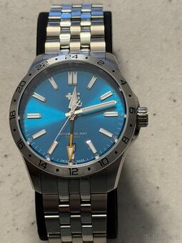 Hodinky Christopher Ward C63 Sealander GMT – Electric Blue