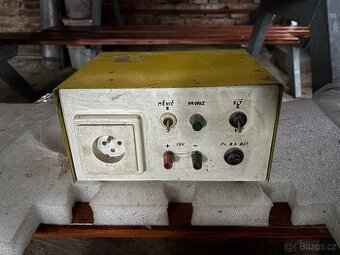 Měnič napětí a nabíječka - 1