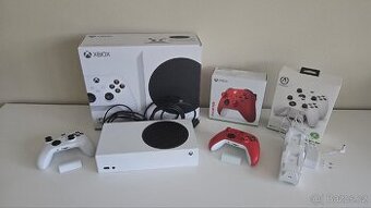 Xbox Series S SSD 512 GB + ovladač + dobijecí stanice + hry