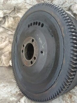 Setrvacnik s ozubenym vencem ZETOR 4001