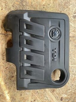 Škoda Superb 2 kryt motoru