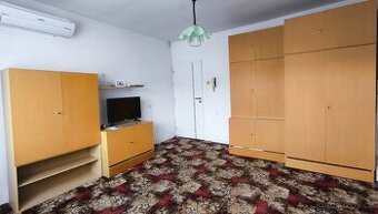 Prodám sestavu skříněk, různé možnosti sestavení