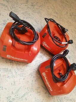 Nabíječka Husqvarna QC330