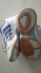 Sportovní halové boty Adidas vel. 30