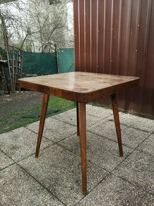 Starožitný konferenční stolek k renovaci
