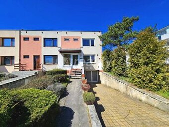 Prodej řadový rodinný dům 4+1 s garáží a zahradou, Náměšť na