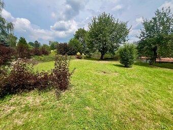 Pozemek v malebné obci 12 KM od ČL - 800 m2