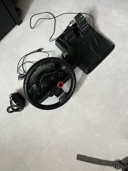 Herní volant Logitech