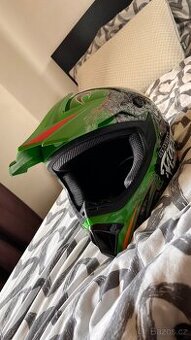 dětská helma na motorku