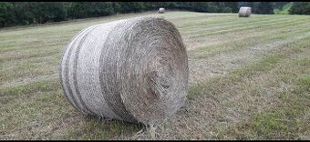 Balíky sena