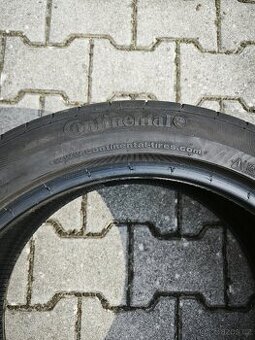 Letní pneu Continental 235/45 R19 V