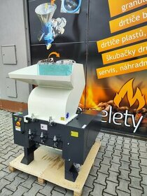 Velký nožový drtič PCS500 11 kW na plast, dřevo, lamino, mdf - 1
