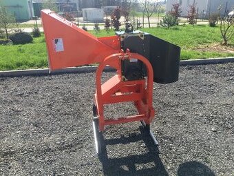 Špalíkovač TR 110, včetně náhonu, do 11cm průměr
