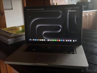 Apple MacBook Pro 15,4" Intel Core i7 2GHz, 16GB RAM