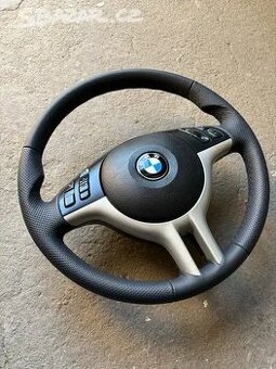 Volant BMW s airbegem po renivaci, bicepsy
