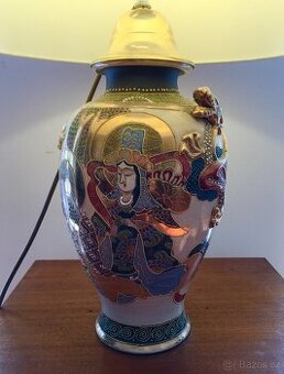 Lampa s japonskou vázou Satsuma