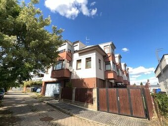 Pronájem bytu s garáží 3+kk, Dobříš - Západní ul.