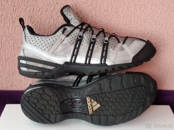 boty Adidas Traxion golf velikost UK9,US9 1/2