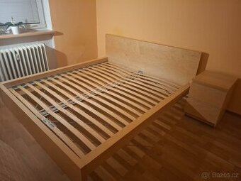 Postel ikea malm + stolek