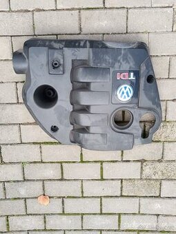 Kryt motoru VW Passat 1.9 TDI (b5,5)