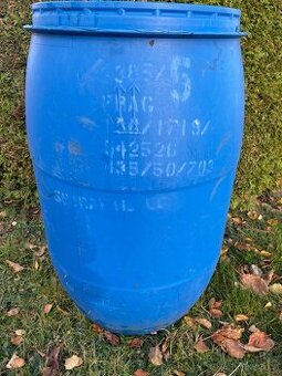 Plastový sud na vodu