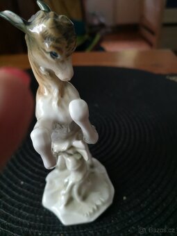 porcelánové sošky zvířat