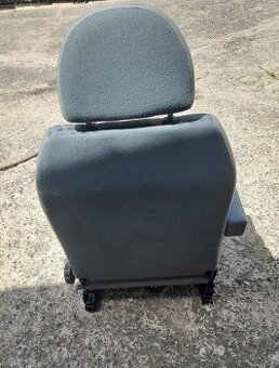 Ford Transit řidičova sedačka r. 2013