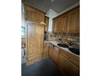 Dubová rustikální kuchyňská linka včetně spotřebičů,5045