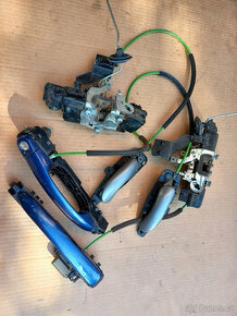 FIAT STILO 3-DVEŘ SADA KLIKY DVEŘÍ A MECHANISMUS ZÁMKŮ