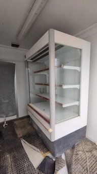 Chladící přístěnná vitrína / chladící box