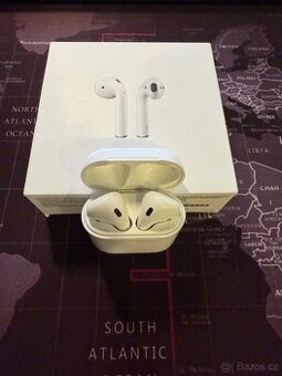 Apple AirPods 2 s bezdrátovým nabíjecím pouzdrem