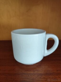 Starý silnostěnný hrnek