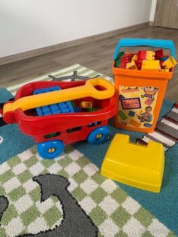 Vozík s kostkami + plastové kostky Mega Bloks