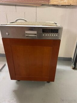 Myčka Siemens 60cm plně funkční vestavná