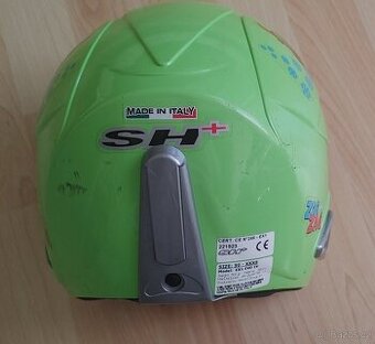 Dětská lyžařská přilba.