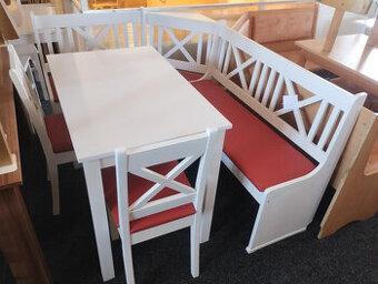 Bílá rohová lavice s úložným prostorem + stůl a 2 židle