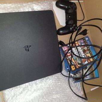 PlayStation 4 + 2 hry
