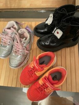 Tenisky a boty velikost 29 (18-18,5 cm)