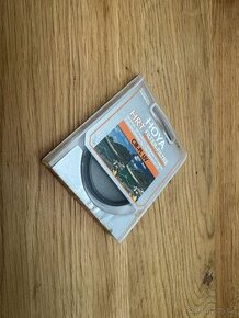 Polarizační filtr Hoya CIR-PL UV, průměr 52mm.