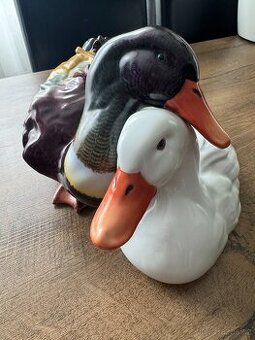 Luxusní porcelánová figura – pár kachen Herend